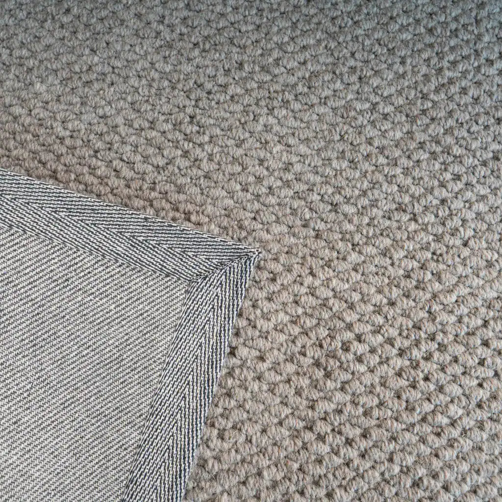 שטיחון אדריאן – אפור קפה