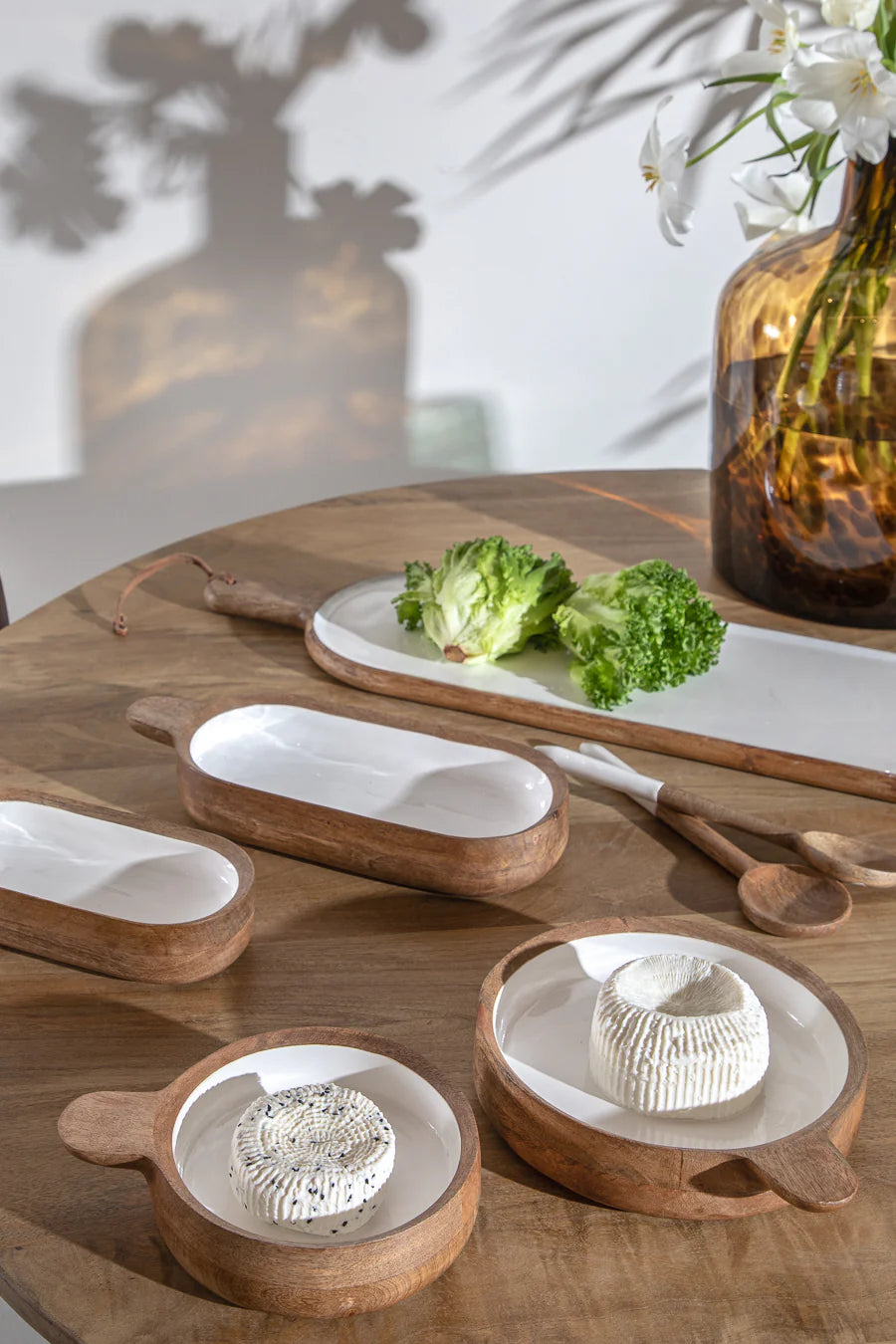 17662114662 קערה עגולה ידית עץ פאודר ווייט