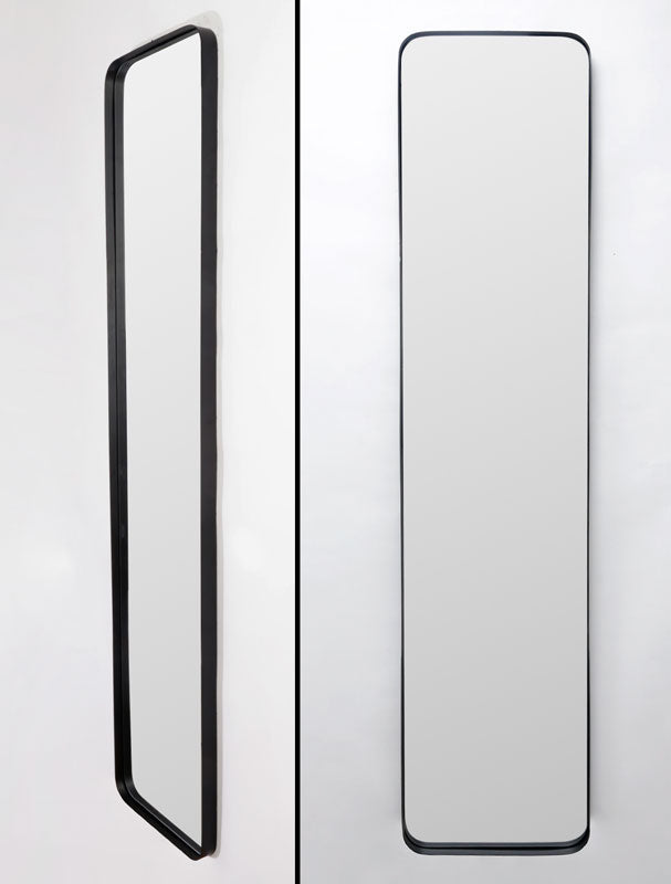 מראה גוף מתכת שחורה