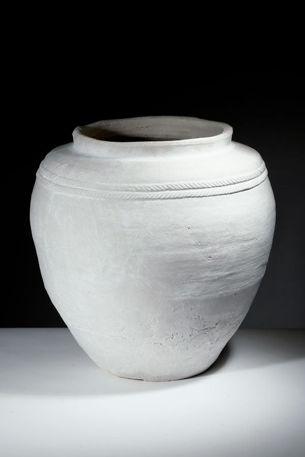 213447 - כד / אגרטל אבן לבן פסים