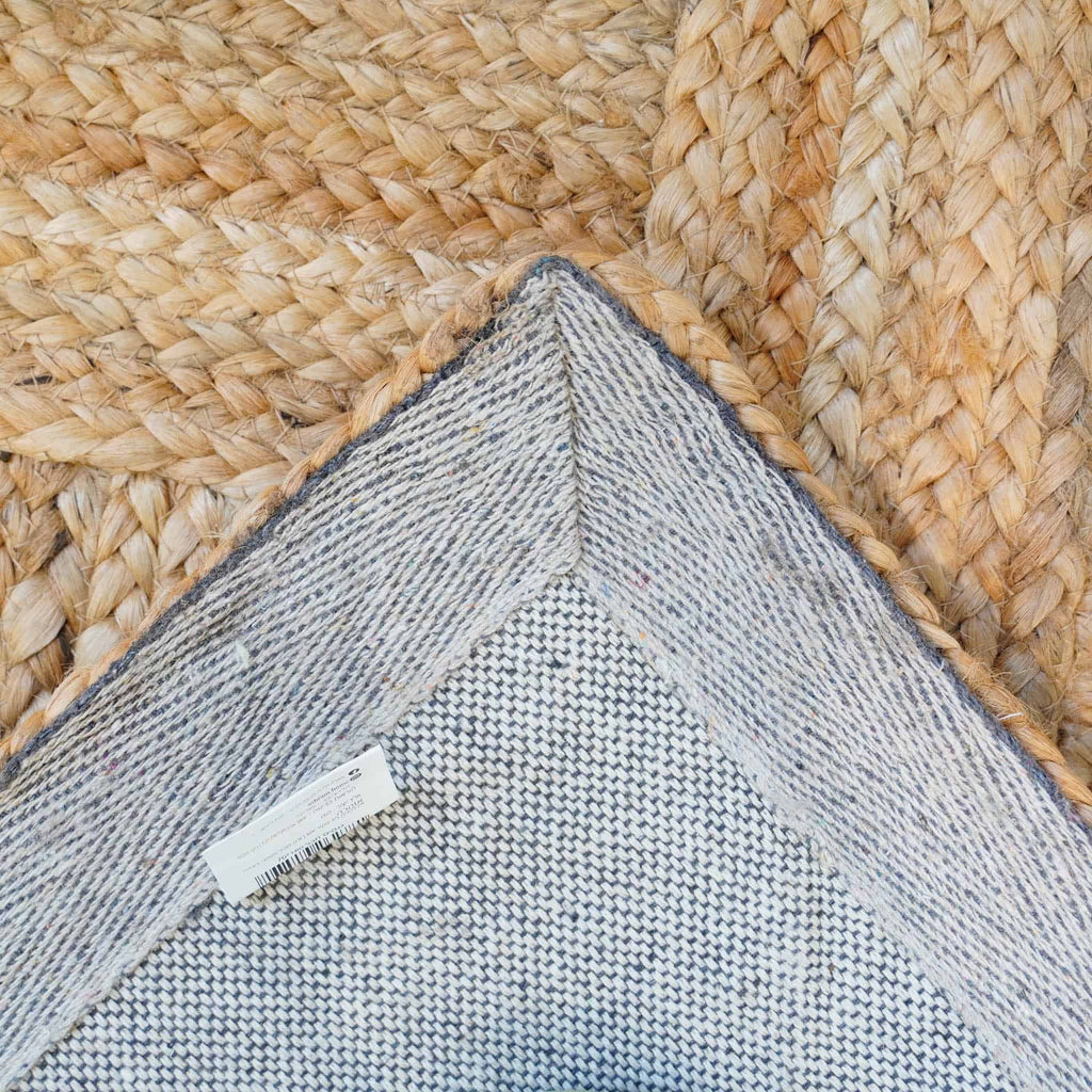 שטיחון חבל – גנסיס