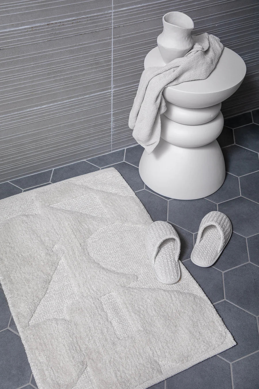 57422116106 שטיח אמבטיה קלאוד