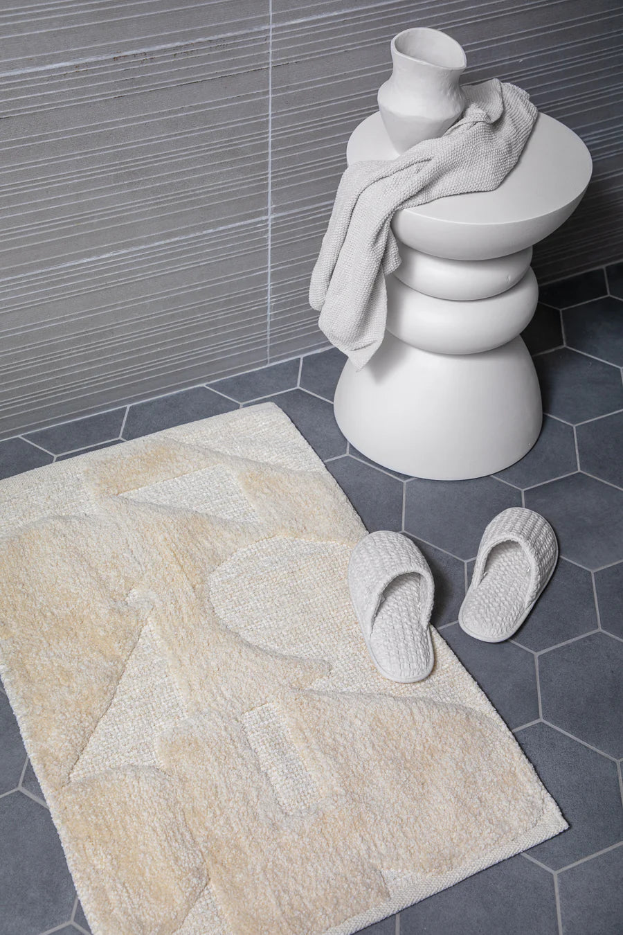 57422116107 שטיח אמבטיה קלאוד בז