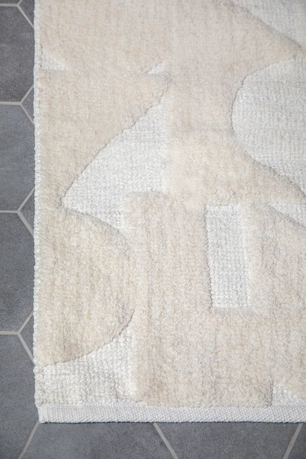 57422116107 שטיח אמבטיה קלאוד בז