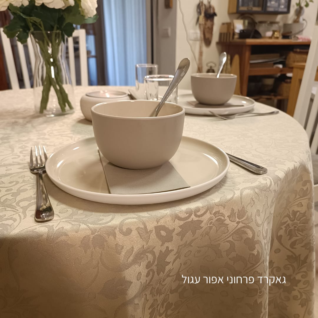מפת שולחן ג'קארד פרחוני אפור